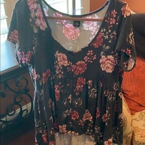 Torrid brand SZ 00 baby doll blouse.